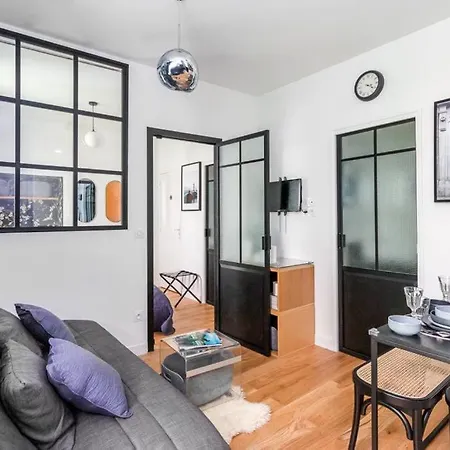 C Cozy Batignolles Apt, Metro Right At Your Doorstep *