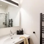C Cozy Batignolles Apt, Metro Right At Your Doorstep *