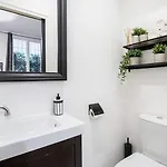 C Cozy Batignolles Apt, Metro Right At Your Doorstep *