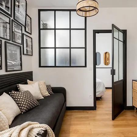 Διαμέρισμα C Cozy Batignolles Apt, Metro Right At Your Doorstep Παρίσι
