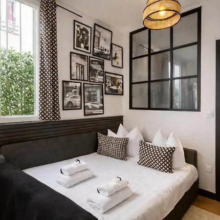 C Cozy Batignolles Apt, Metro Right At Your Doorstep * Παρίσι