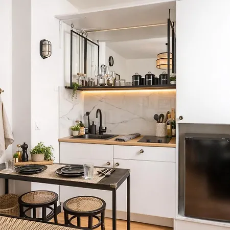 C Cozy Batignolles Apt, Metro Right At Your Doorstep