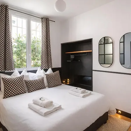 C Cozy Batignolles Apt, Metro Right At Your Doorstep