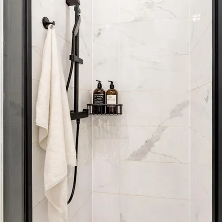 C Cozy Batignolles Apt, Metro Right At Your Doorstep *