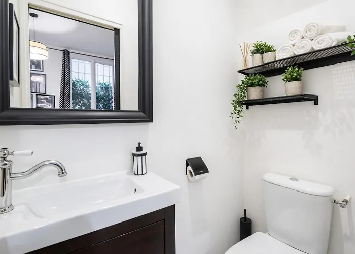 C Cozy Batignolles Apt, Metro Right At Your Doorstep *